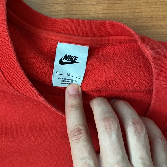 Red Nike sweater - Picture 2 of 3